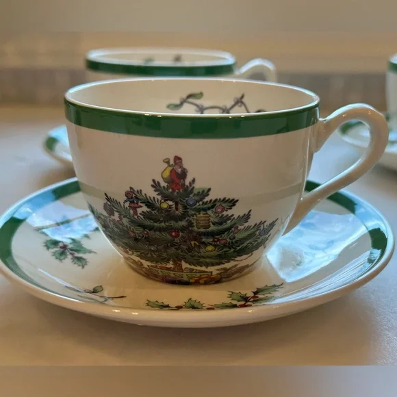 Spode Christmas Cup and Saucer Set of 4 - Picture 6 of 7